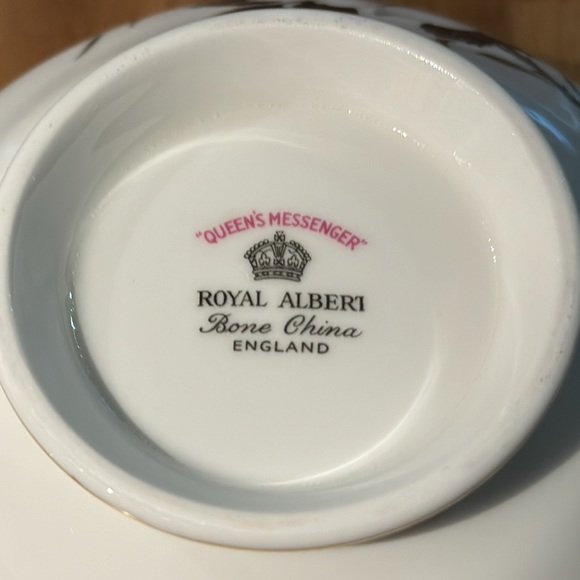 Royal Albert “Queens Messenger” soup bowl and plate - Picture 4 of 5